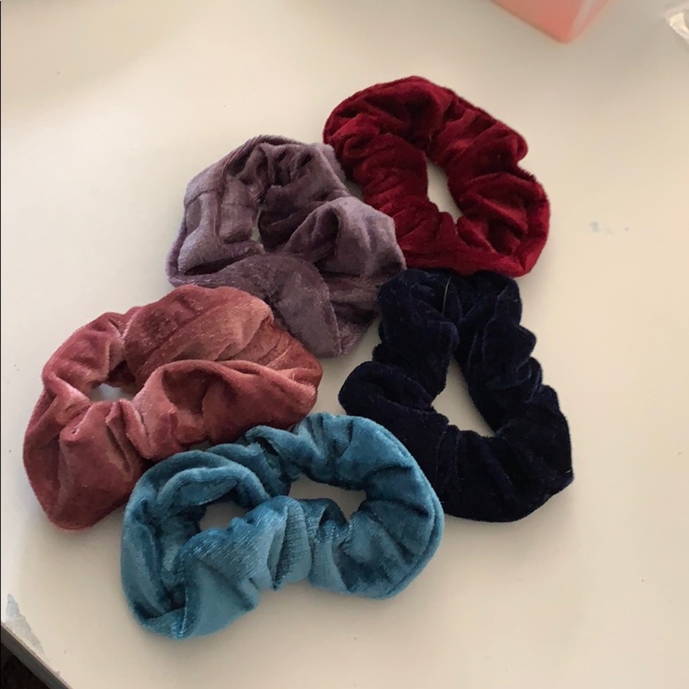 Pack of 5 velvet scrunchies used